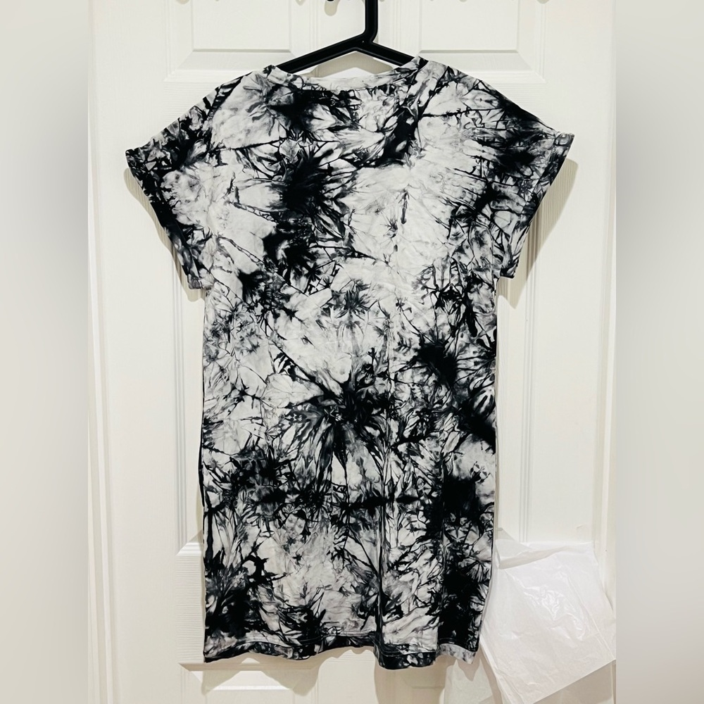 Vici Monochrome Tie-Dye Short Sleeve Tee - Picture 3 of 5